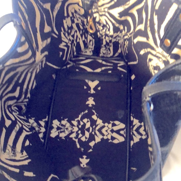 💯AUTH MCM ❤️ IN MINT CONDITION 🎉 - Picture 2 of 12